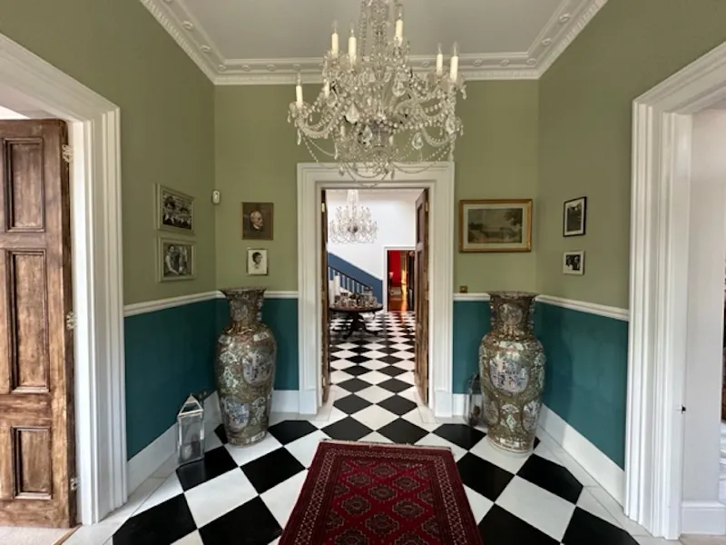 Entrance hall at Stucco country home in Worth, M361 (photo 3)
