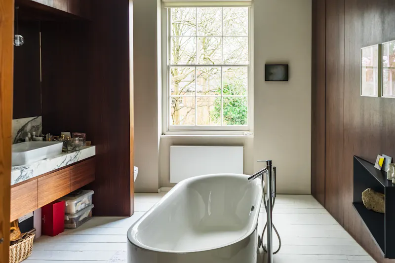 Bath - rolltop at RIBA Canonbury Townhouse, B2038 (photo 34)