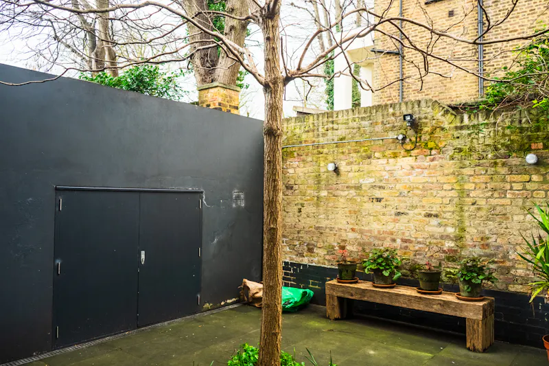 Courtyard at RIBA Canonbury Townhouse, B2038 (photo 67)