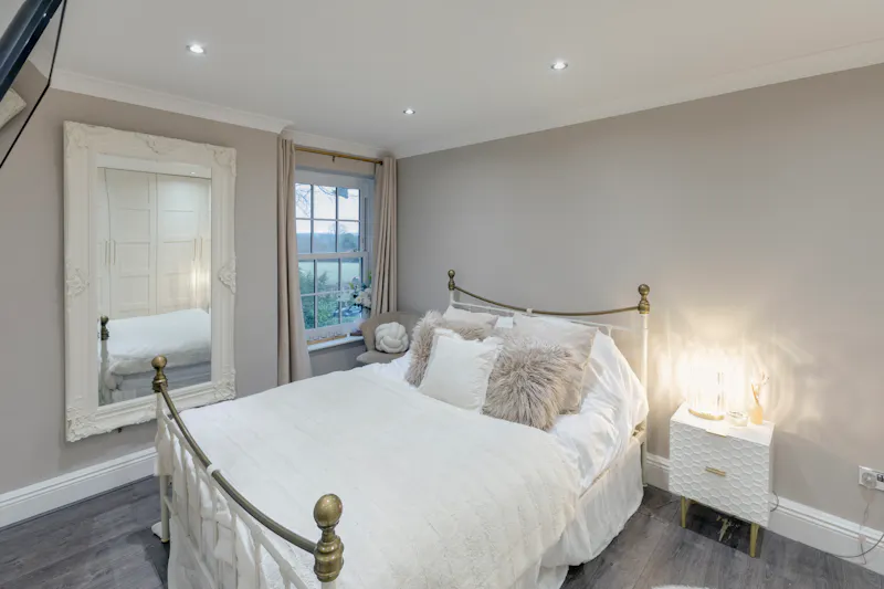 Bedroom at Georgian villa Bromsash, A1565 (photo 14)