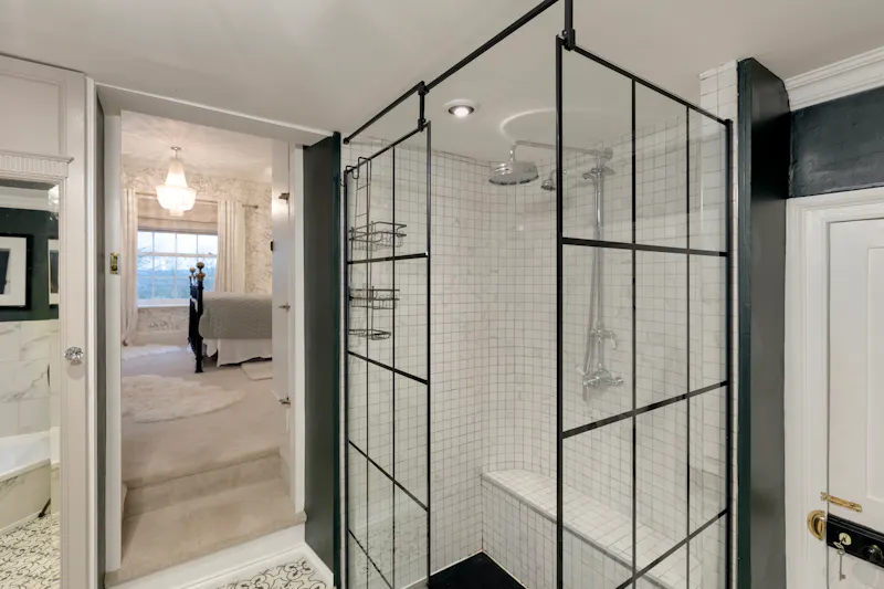 Shower at Georgian villa Bromsash, A1565 (photo 21)