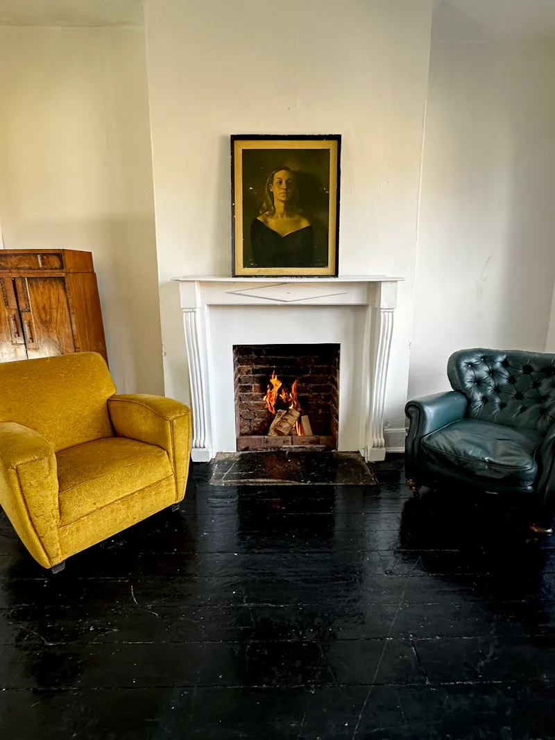 Fireplace at Eclectic house in Hackney, F407 (photo 20)