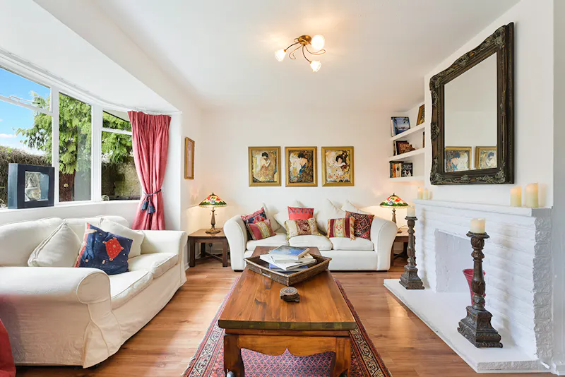 Living Room at American style Esher house, D797 (photo 116)