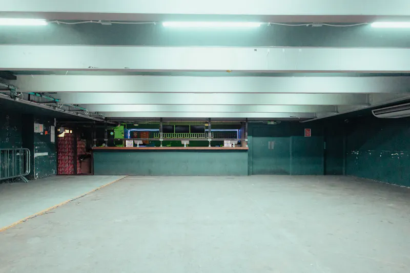 Beams at Brutalist space in Canning Town, N543 (photo 2)