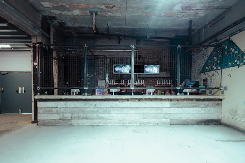 Bar at Brutalist space in Canning Town, N543 (photo 15)