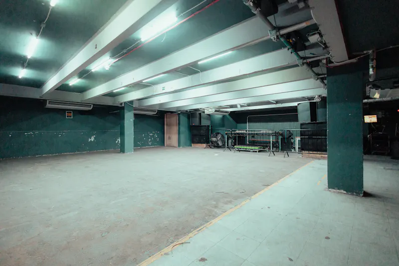 Brutalist space in Canning Town, N543 (photo 4)