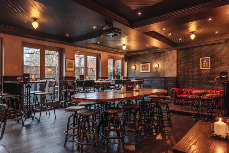 Beams at Smart Camden Bar, R875 (photo 2)