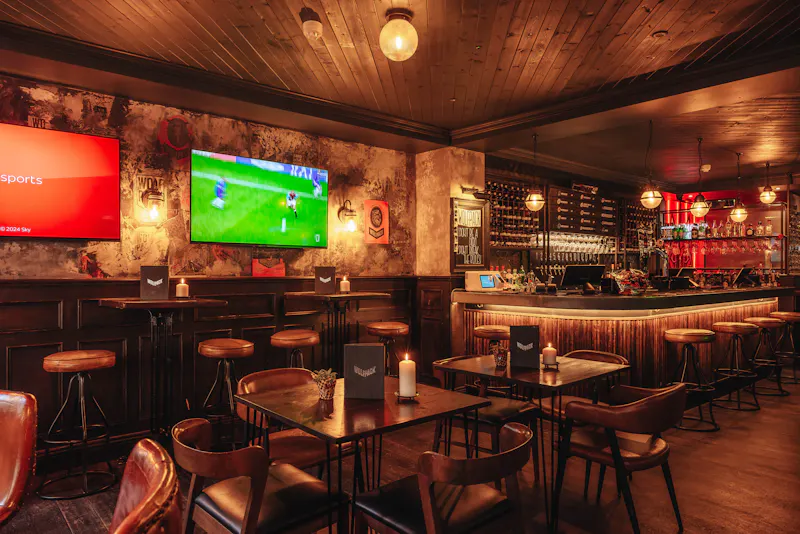 Wallpaper at Smart Camden Bar, R875 (photo 6)