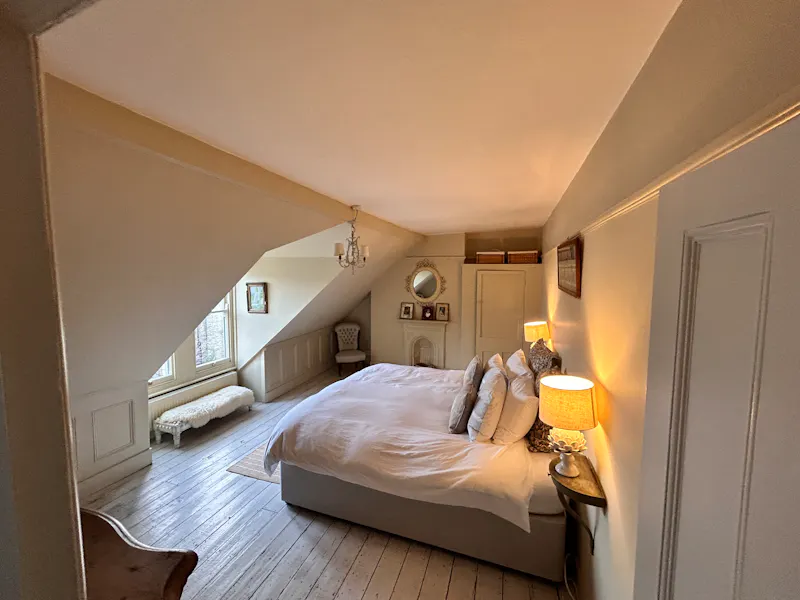 Bedroom at Tufnell Park Edwardian Home, D1955 (photo 24)