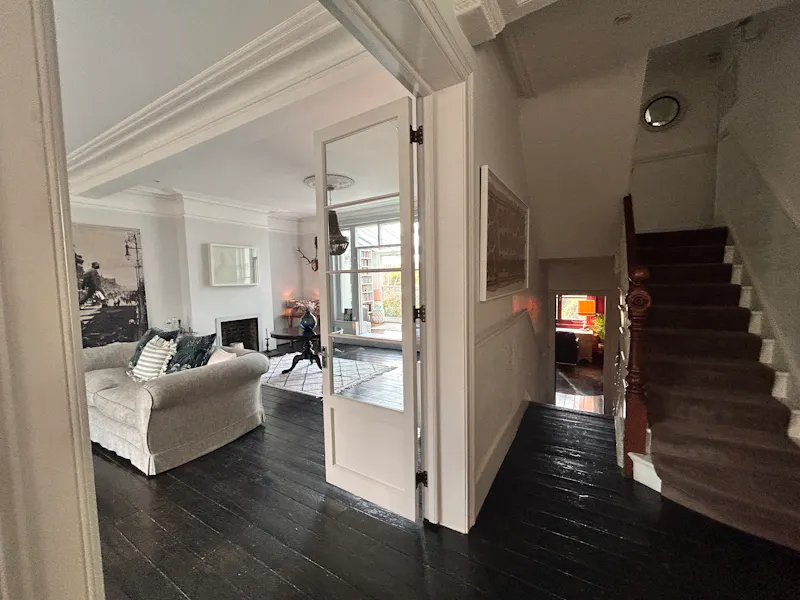 Entrance hall at Tufnell Park Edwardian Home, D1955 (photo 3)