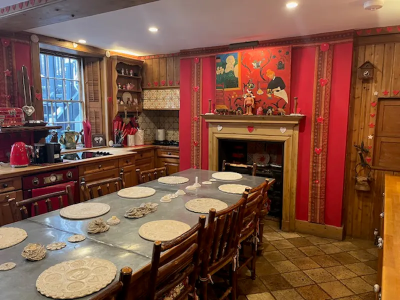 Floor - tiled at Classic Cheyne Row Townhouse, A1625 (photo 12)