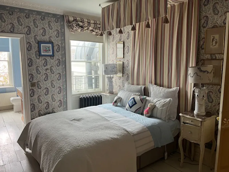 Bedroom - main at Classic Cheyne Row Townhouse, A1625 (photo 17)