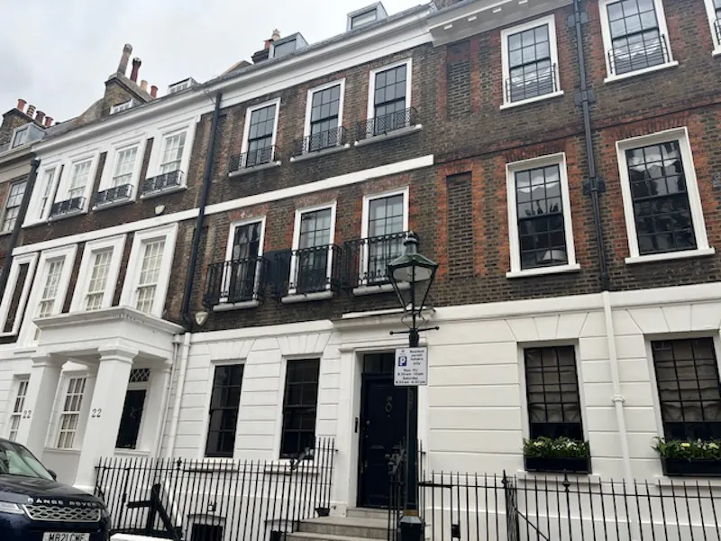 Balcony at Classic Cheyne Row Townhouse, A1625 (photo 1)
