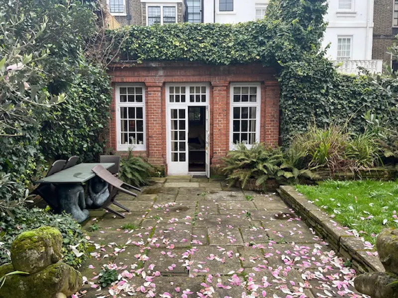Terrace/Patio at Classic Cheyne Row Townhouse, A1625 (photo 32)