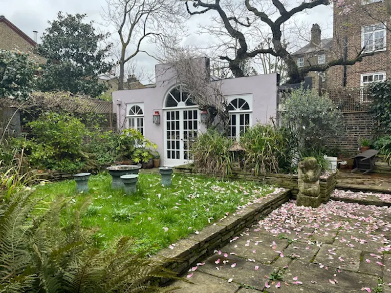 Summer house at Classic Cheyne Row Townhouse, A1625 (photo 31)