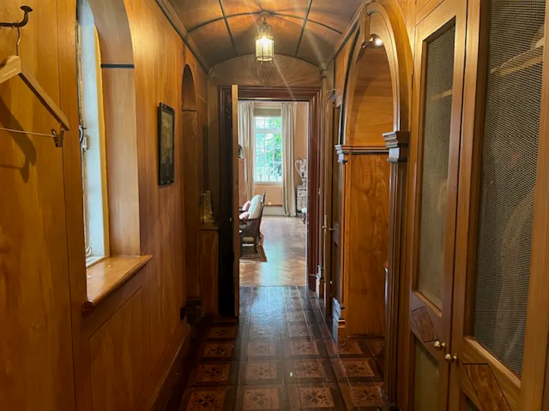 Panelling at Classic Cheyne Row Townhouse, A1625 (photo 4)