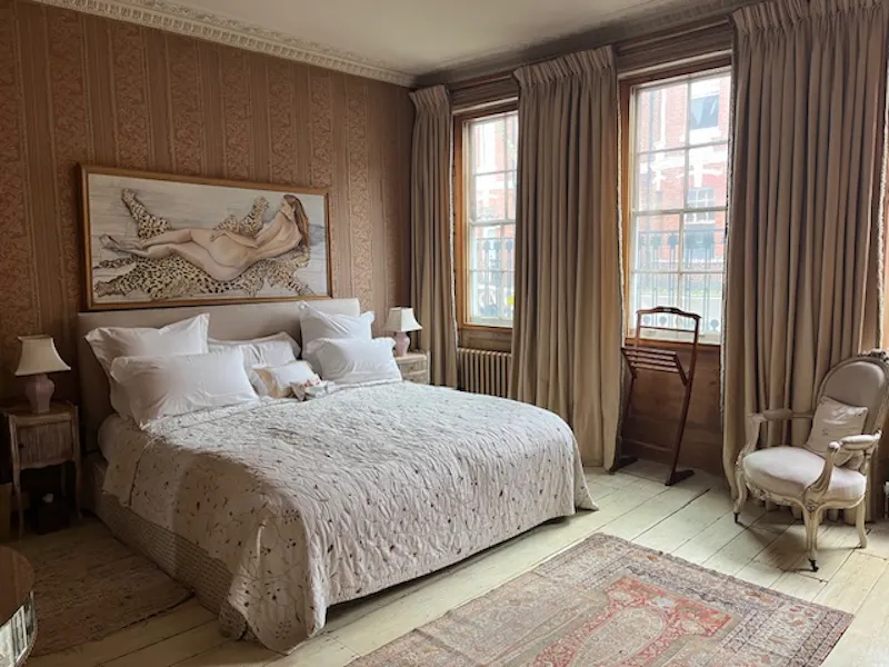 Wallpaper at Classic Cheyne Row Townhouse, A1625 (photo 19)