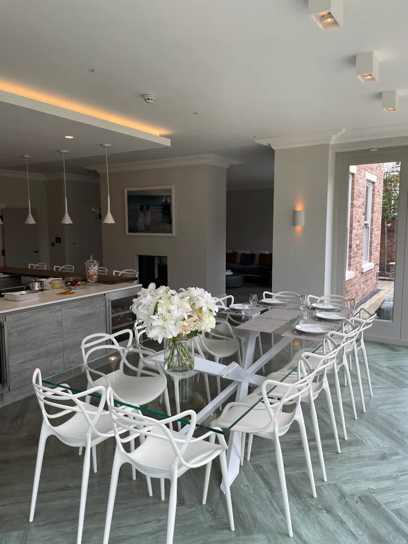Dining room at Modern Manchester family home, D2768 (photo 7)
