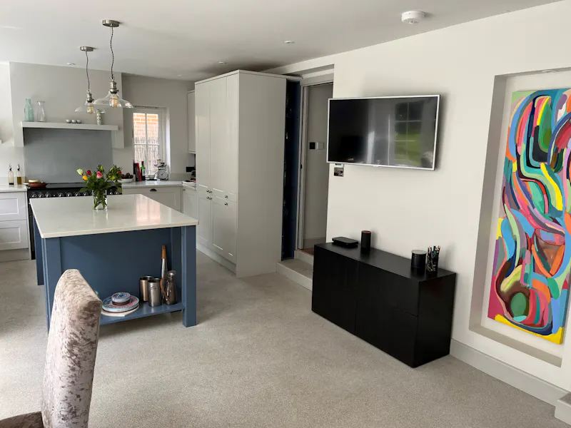 Haslemere family home, C942 (photo 7)