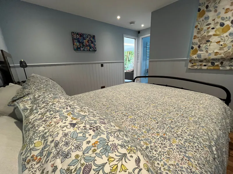 Bedroom at Haslemere family home, C942 (photo 13)