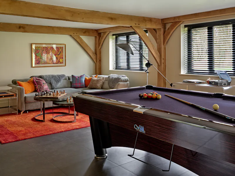 Beams at Chobham Lake House, L756 (photo 16)