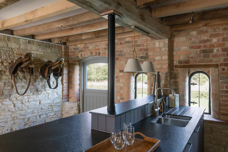Exposed brick at Listed Warwickshire Estate, H192 (photo 16)