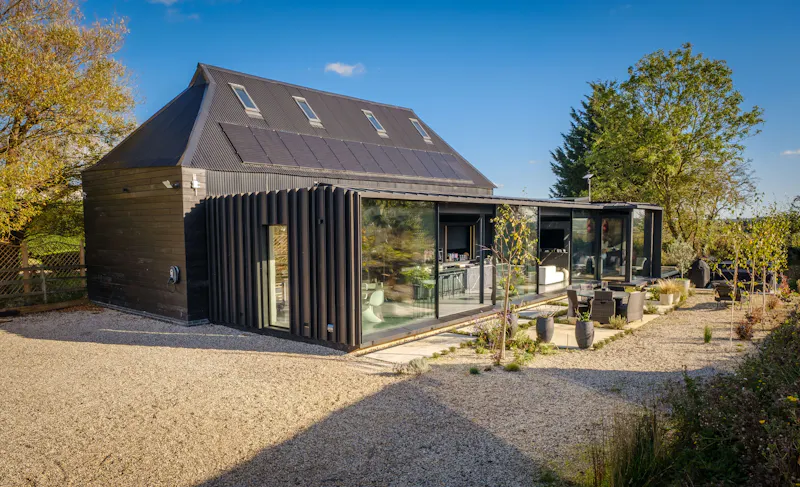 Modern Essex Eco Home, L757 (photo 1)