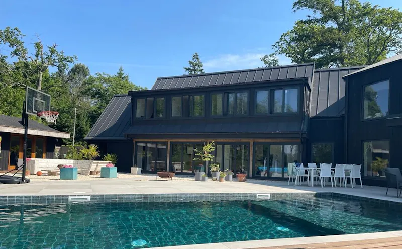 Swimming pool - outdoor at Modern pool house Wineham , D2769 (photo 1)