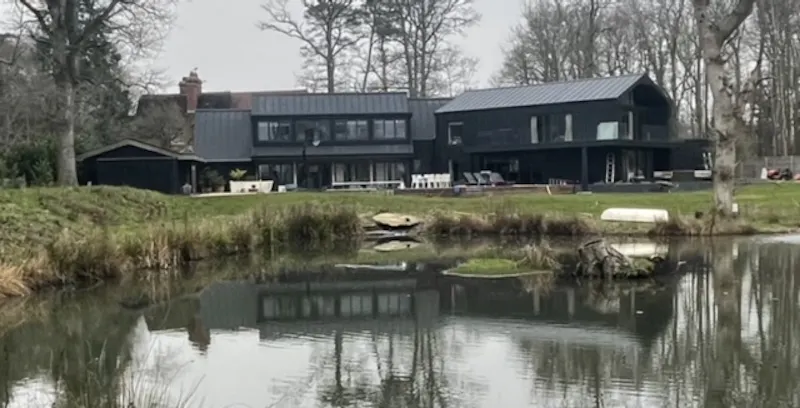 Modern pool house Wineham , D2769 (photo 17)