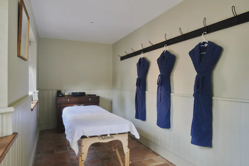 Changing rooms at Idyllic Georgian Chippenham Manor, A1626 (photo 58)