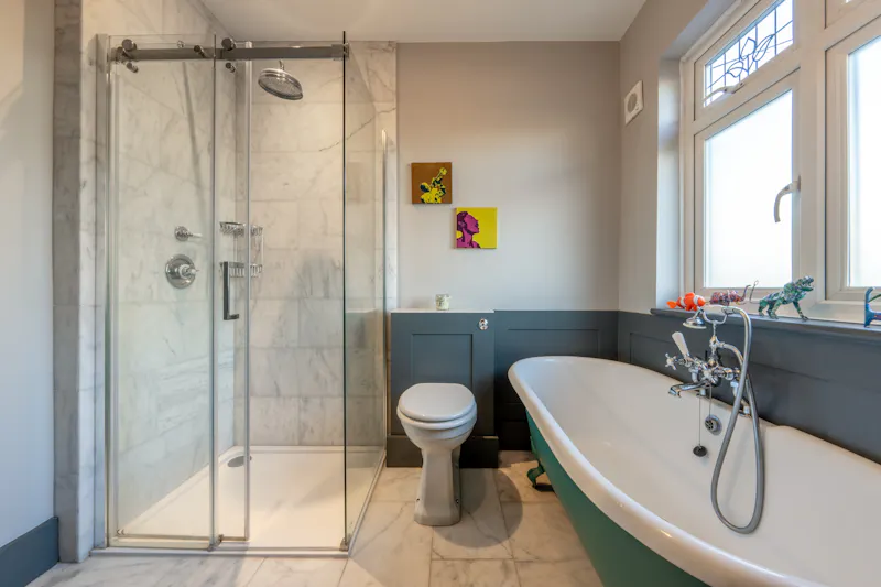Shower at 1930's Kensal Rise Home, D2770 (photo 17)