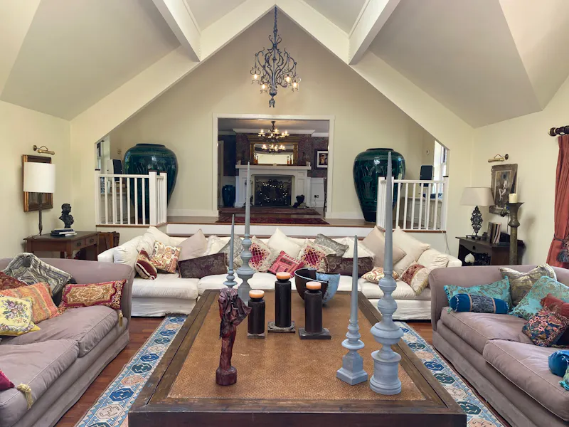 Living Room at American style Esher house, D797 (photo 3)