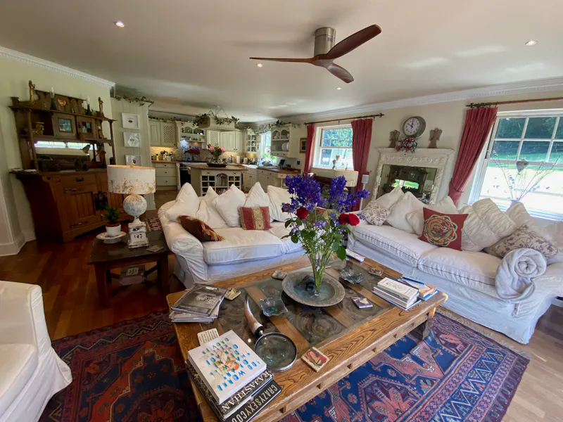 Living Room at American style Esher house, D797 (photo 29)