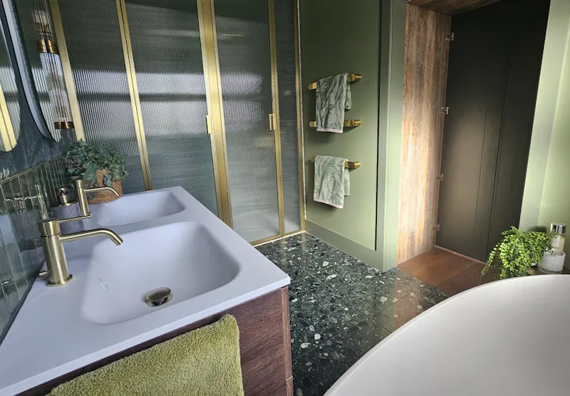 Shower at Contemporary Muswell Hill Home, D2771 (photo 22)