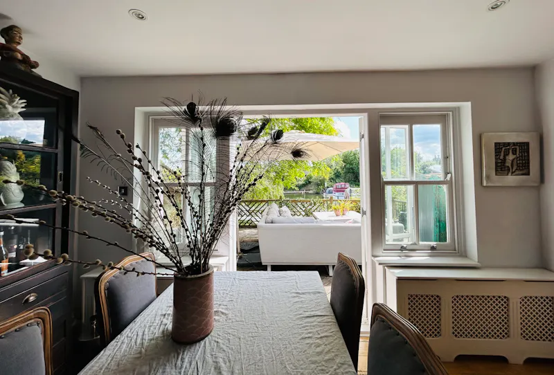 Thameside Pink House, B2040 (photo 8)