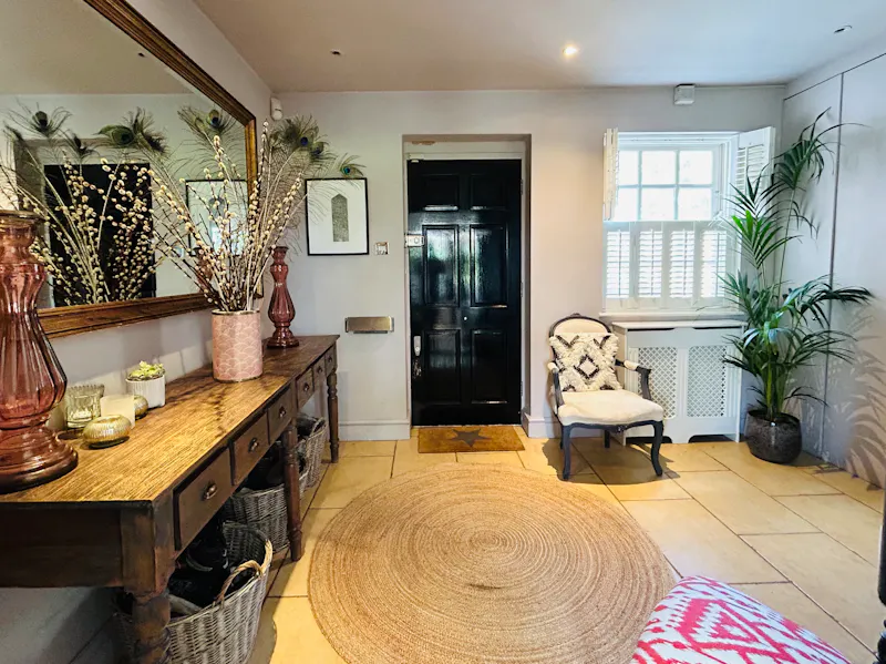 Thameside Pink House, B2040 (photo 12)