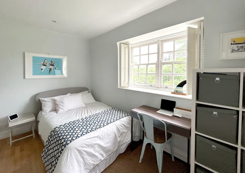 Bedroom - teen at Thameside Pink House, B2040 (photo 17)
