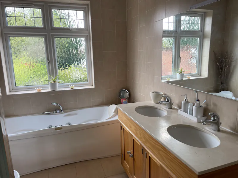 Classic family home in Barnet, D2780 (photo 21)