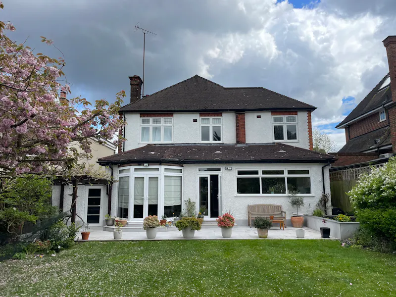 Classic family home in Barnet, D2780 (photo 28)