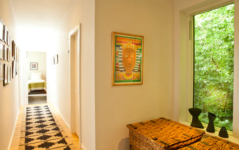 Airy Modern Highgate Home, D2546 (photo 27)