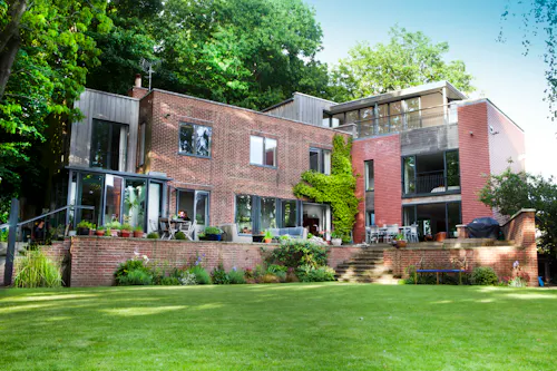 Airy Modern Highgate Home, D2546