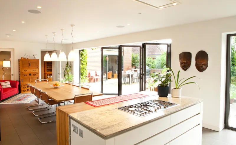 Airy Modern Highgate Home, D2546 (photo 3)