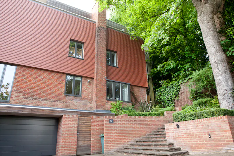 Airy Modern Highgate Home, D2546 (photo 38)