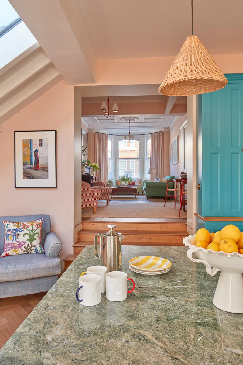 Vibrant Kensal home, B2039 (photo 4)