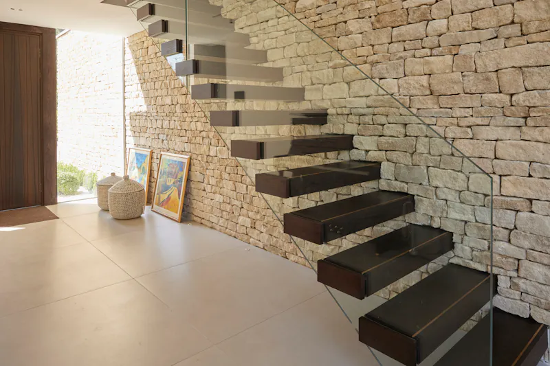 Entrance hall at Scandi modern Marlow house, K501 (photo 15)