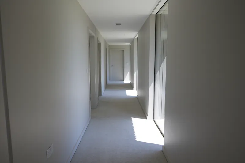 Corridor at Scandi modern Marlow house, K501 (photo 28)