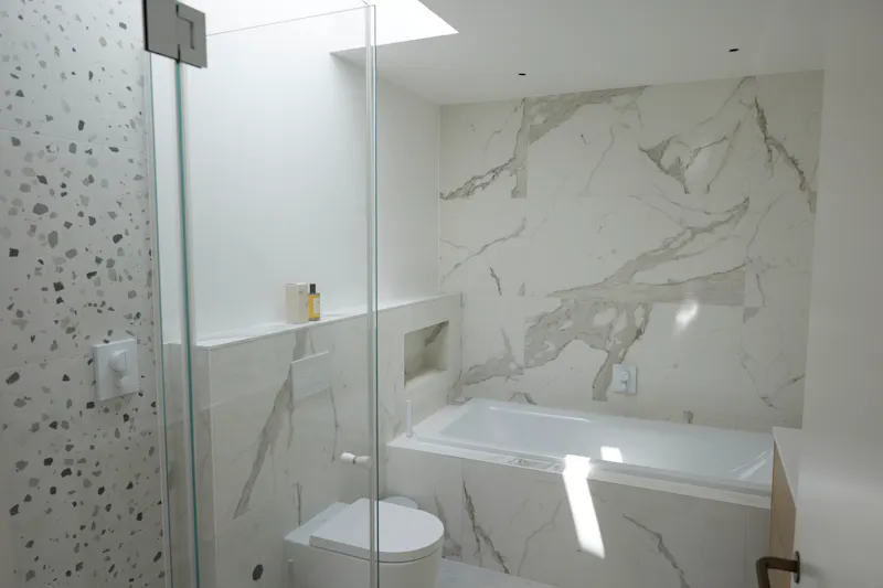 Bathroom at Scandi modern Marlow house, K501 (photo 30)