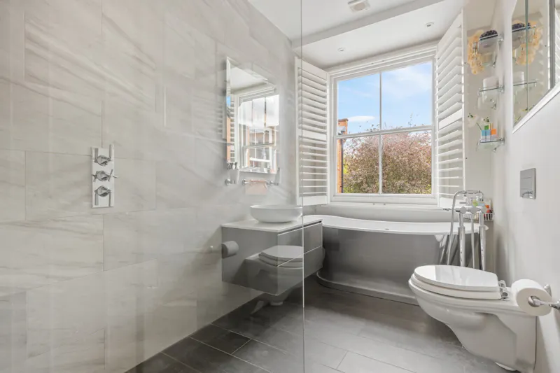 Bathroom at Luxury Latimer Road home, E533 (photo 14)