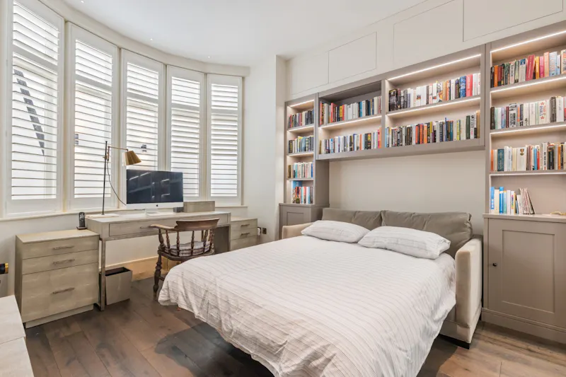 Bedroom at Luxury Latimer Road home, E533 (photo 15)