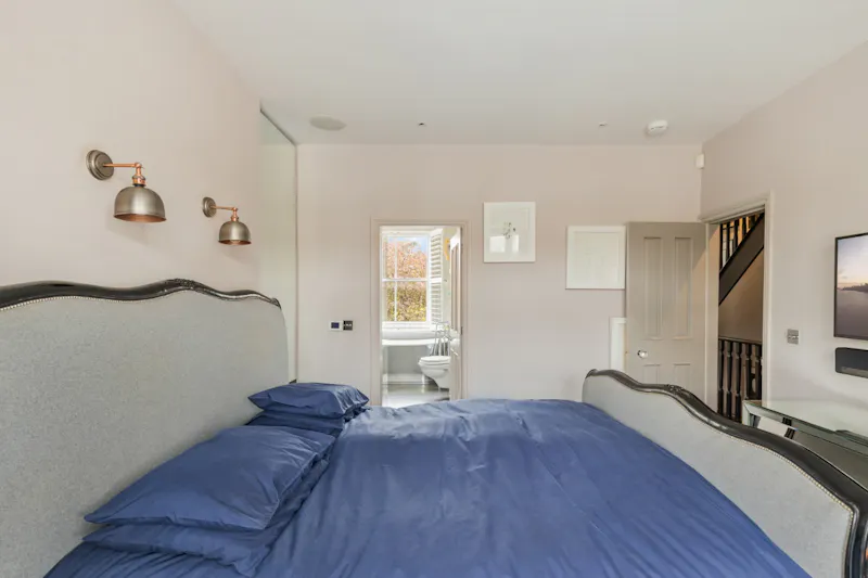 Luxury Latimer Road home, E533 (photo 13)